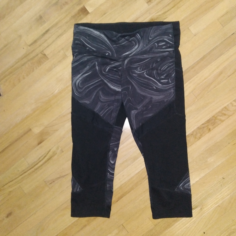 Champion Activewear Capri Stretch Leggings Medium